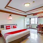 Oyo 807 Suan Dok Kaew Hotel