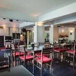 Oyo 807 Suan Dok Kaew Hotel