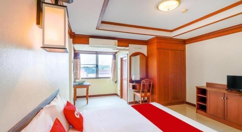 Oyo 807 Suan Dok Kaew Khách sạn 2*