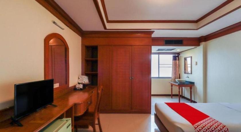 Oyo 807 Suan Dok Kaew Khách sạn 2*