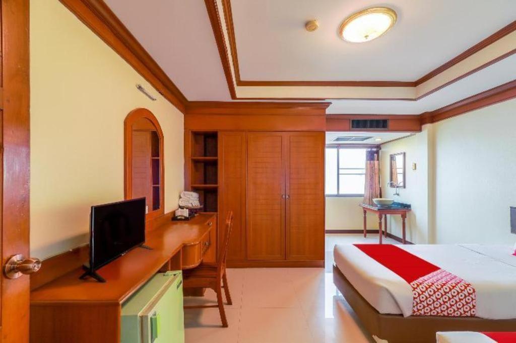 Oyo 807 Suan Dok Kaew Khách sạn 2*